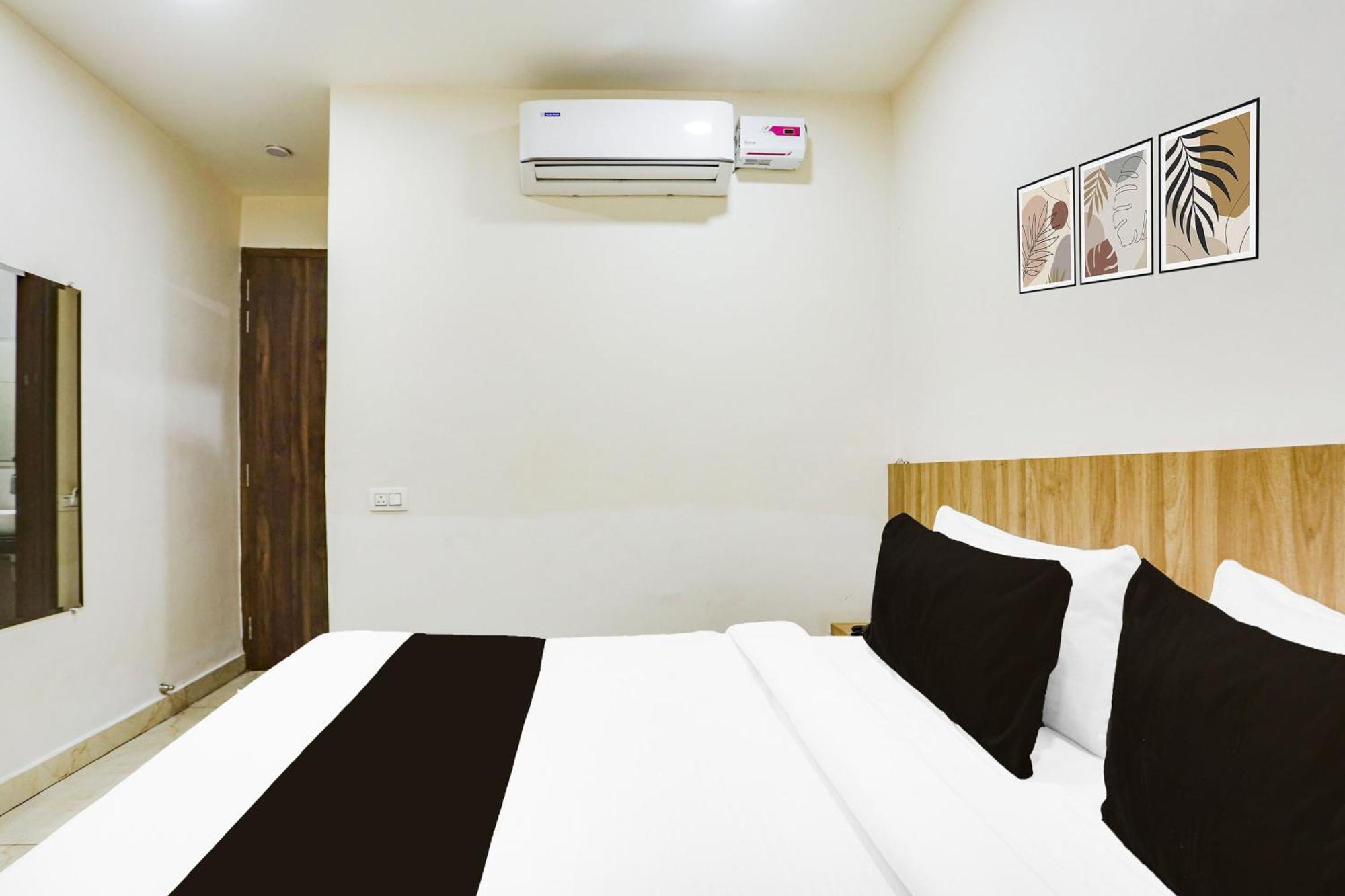 Super Collection O Clock Tower Ludhiana Formerly Jr Inn Exterior photo